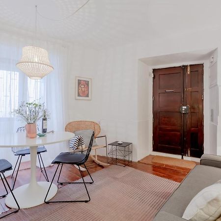 Typical Alfama Apartment, By Timecooler リスボン エクステリア 写真
